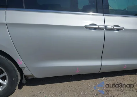 2023 Chrysler Voyager Lx из США, поврежденный, VIN 2C4RC1CG7PR535744